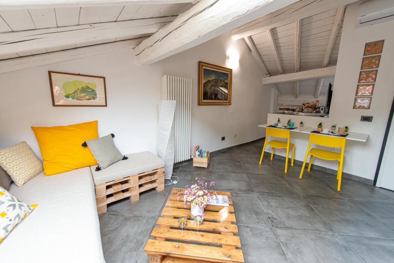 B&B Il Tetto Di Anita Gavi Exteriör bild