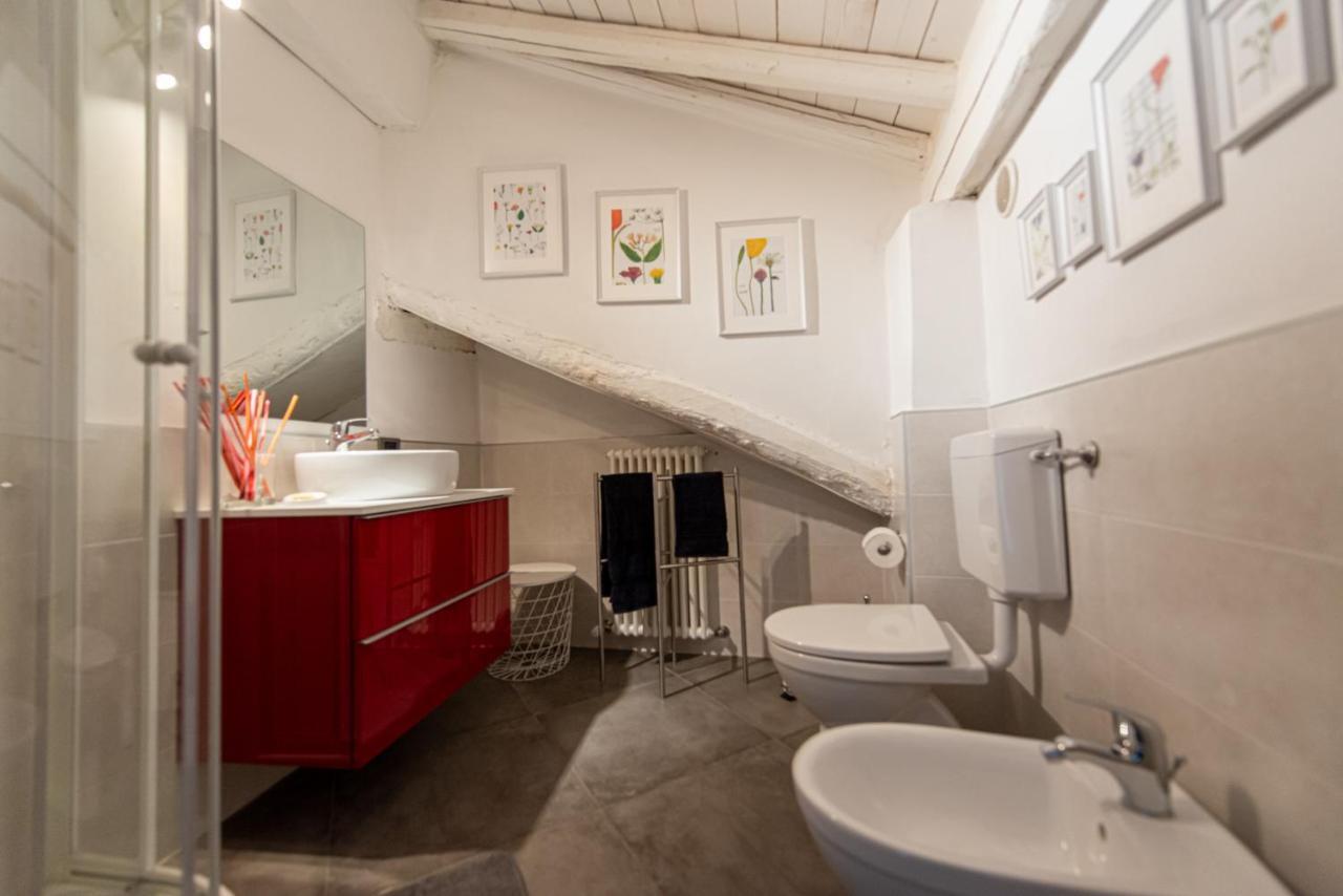 B&B Il Tetto Di Anita Gavi Exteriör bild